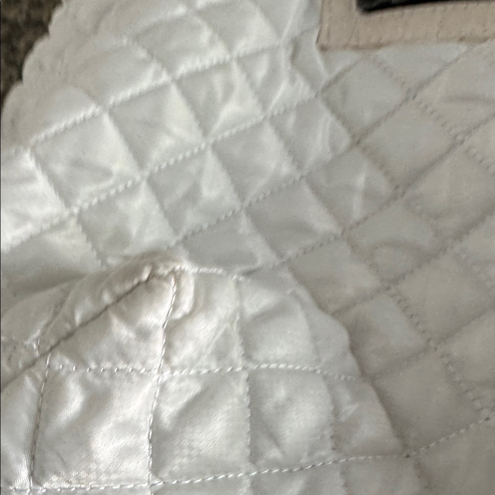Oliver Thomas Kitchen Sink Tote Bag Quilted Puffer Shoulder Overnight Bag White - Picture 9 of 10